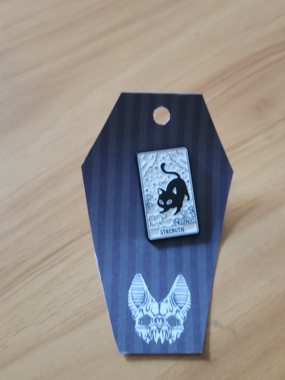 💀NEW💀Hand Crafted Black and Silver Tarot Cat Strength Brooch